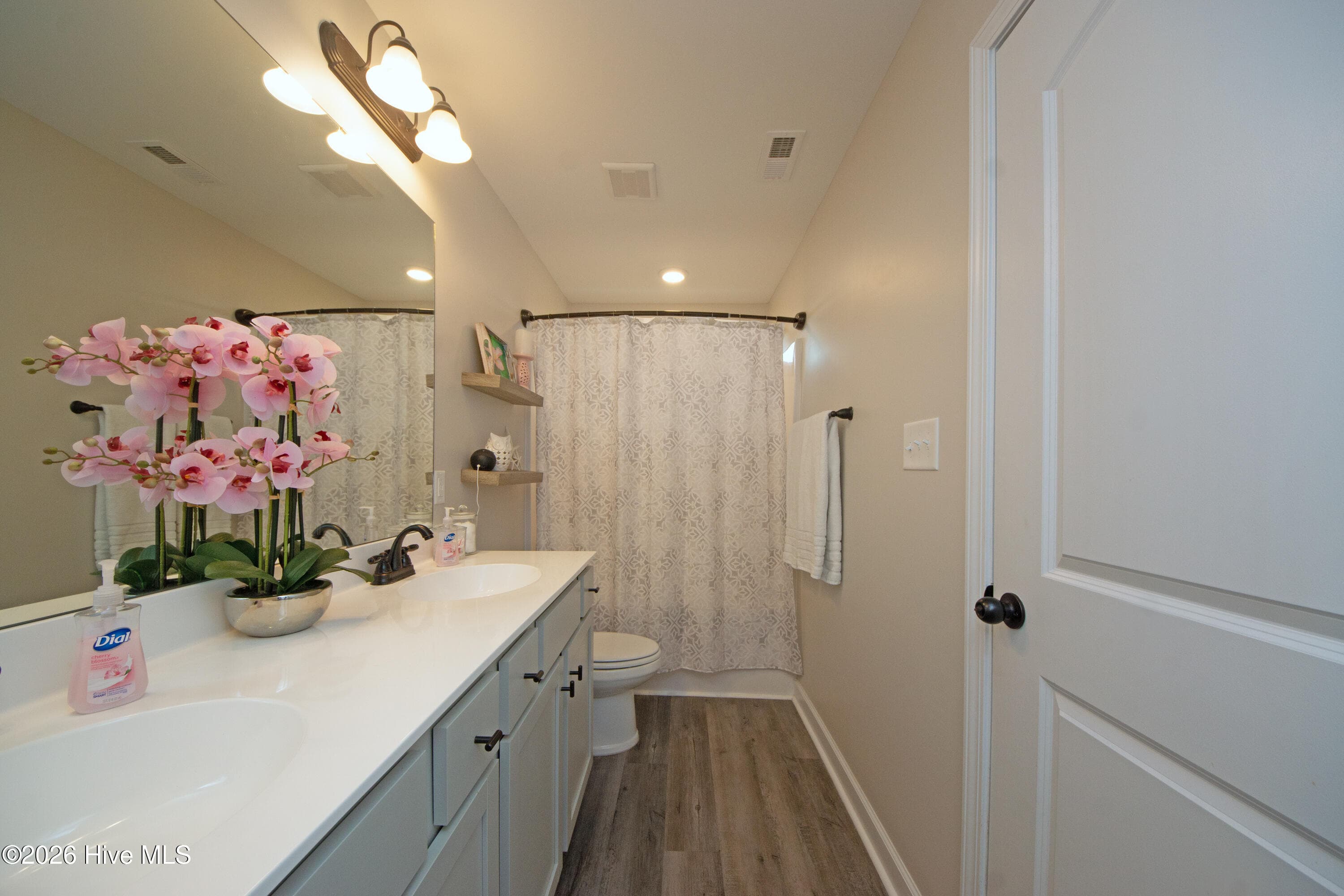 Townhouse at 7 Catalina Circle, Swansboro, NC 28584, photo 30 of 41