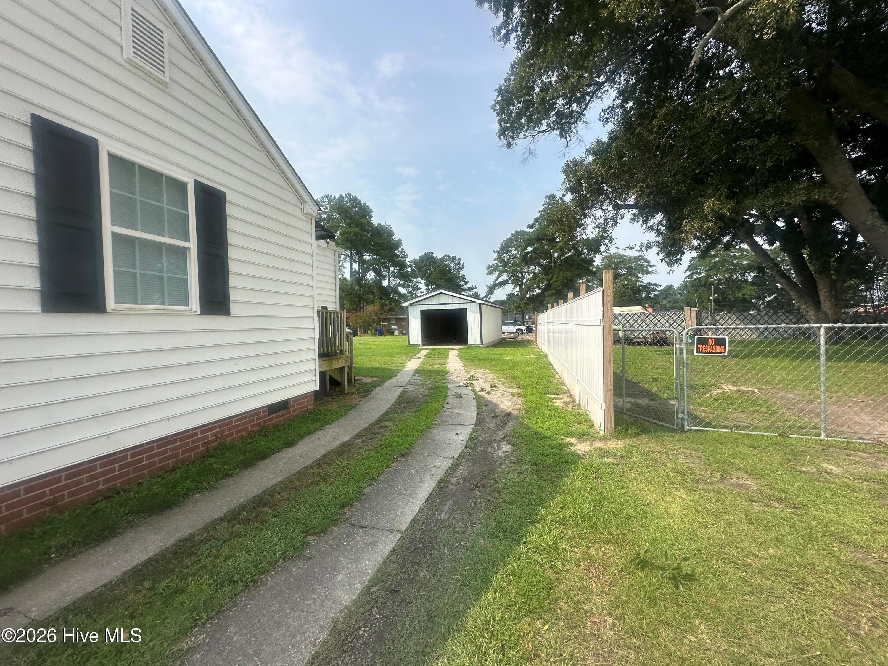 Single Family Residence at 622 E Memorial Drive, Ahoskie, NC 27910, photo 7 of 25