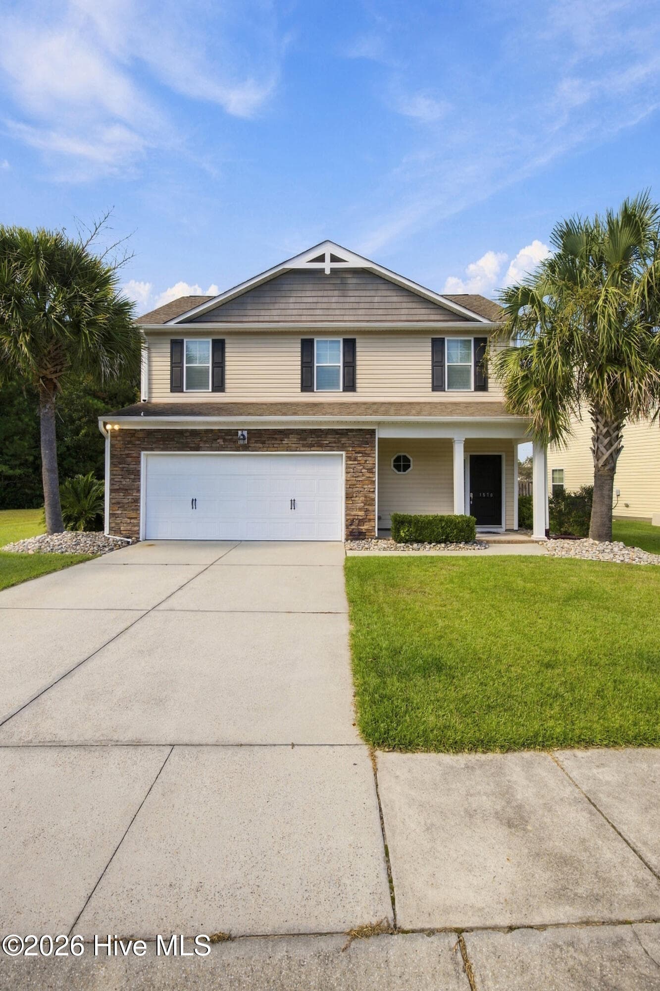 Single Family Residence at 1570 Stones Edge Loop, Wilmington, NC 28405, photo 2 of 64