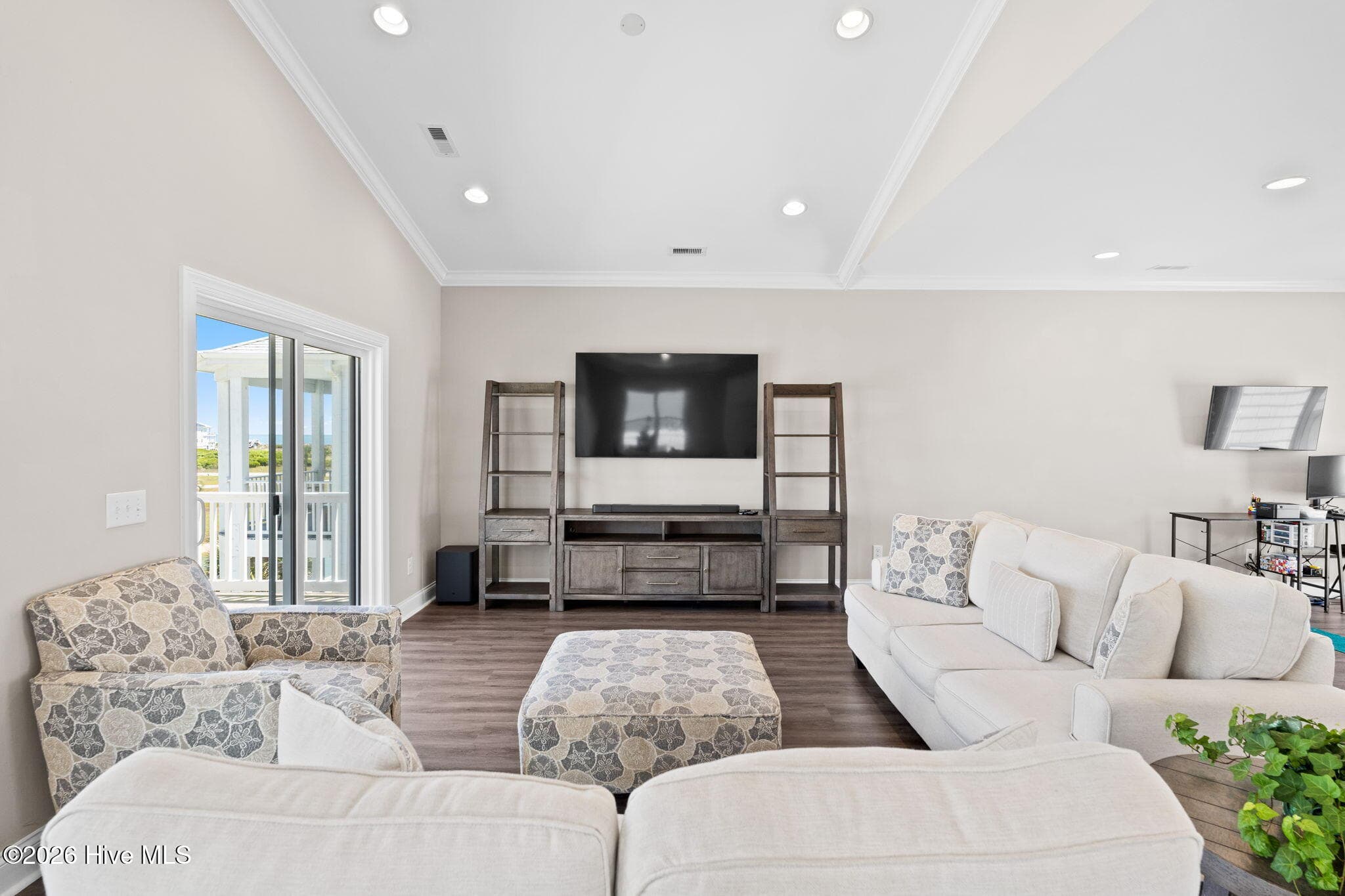Single Family Residence at 10 Via Dolorosa Drive, Ocean Isle Beach, NC 28469, photo 16 of 71