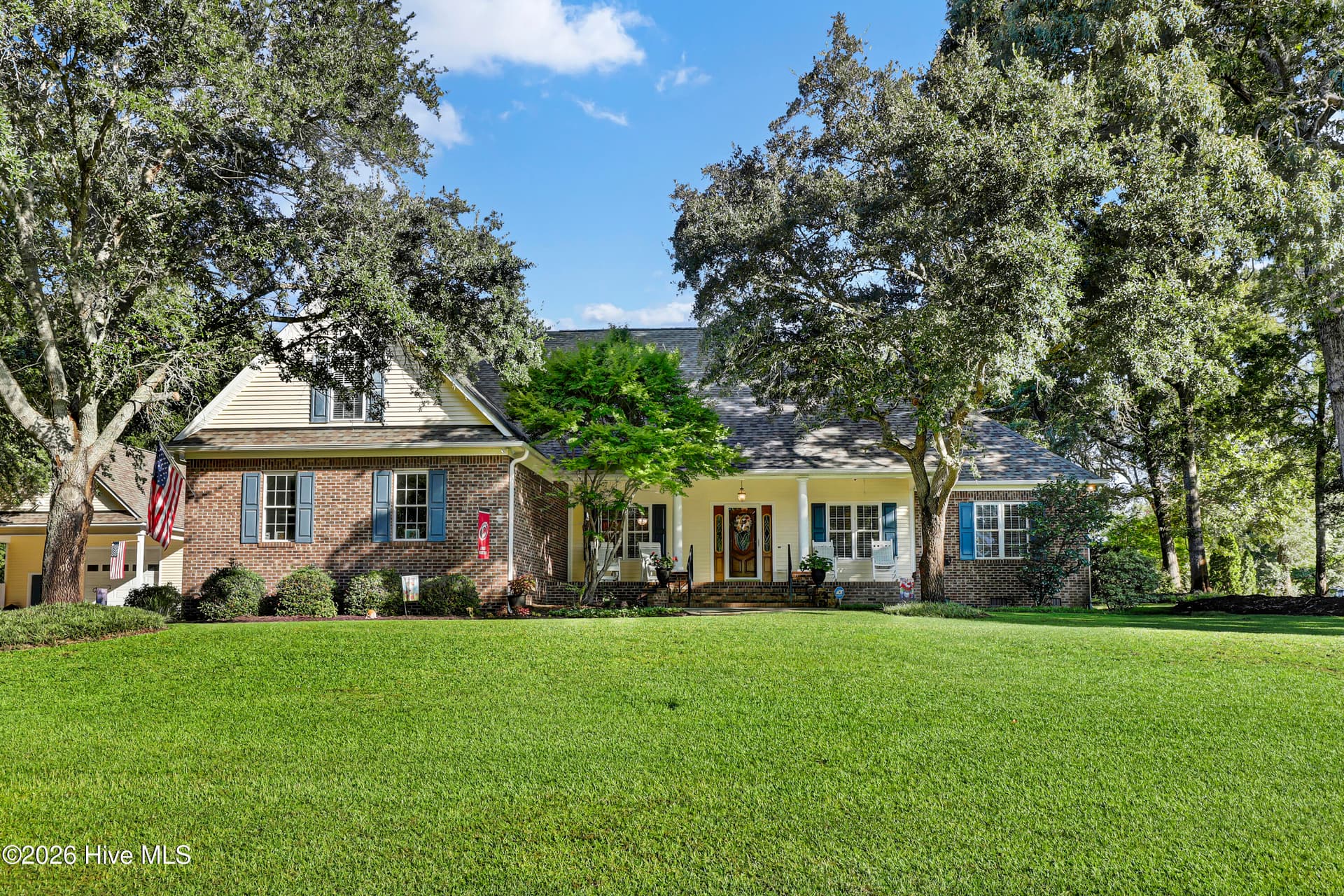 Single Family Residence at 302 Pecan Court, Hampstead, NC 28443