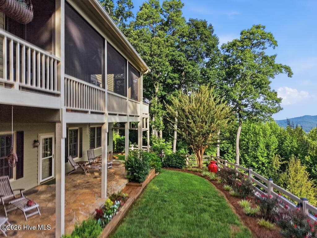 Single Family Residence at 1035 Summit Way, Blairsville, GA 30512, photo 7 of 8
