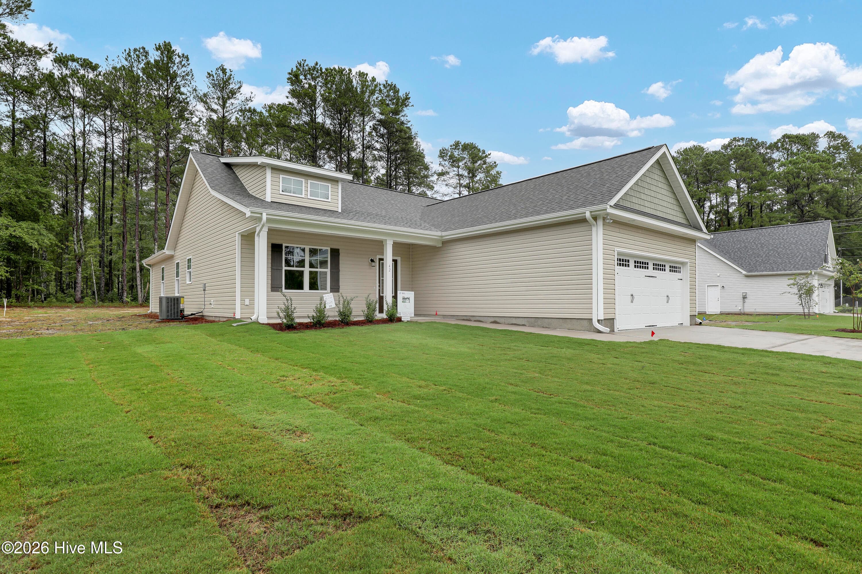 Single Family Residence at 42 Peach Court, Burgaw, NC 28425, photo 4 of 32
