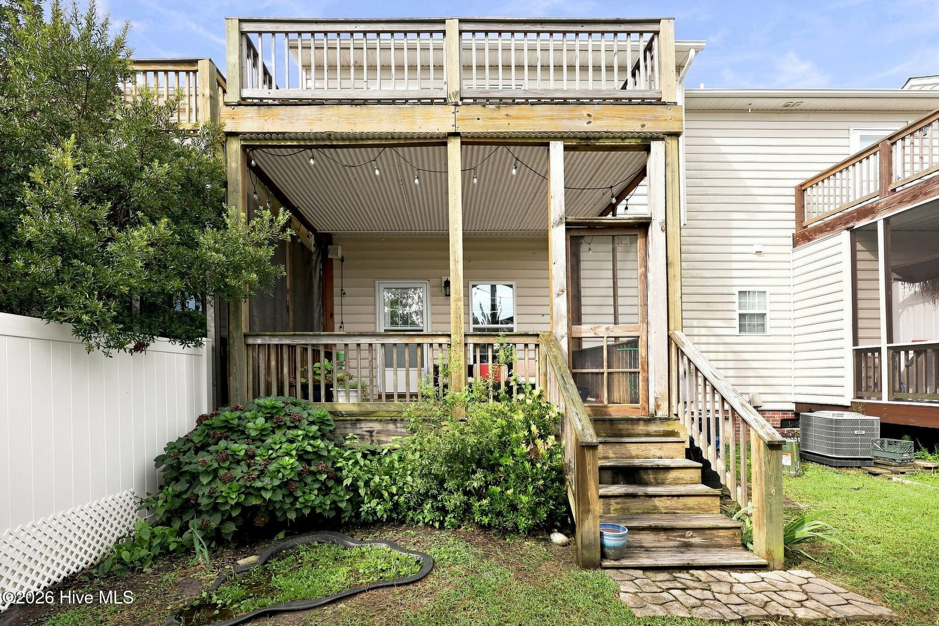 Townhouse at 42 Ketch Drive, Swansboro, NC 28584, photo 43 of 44