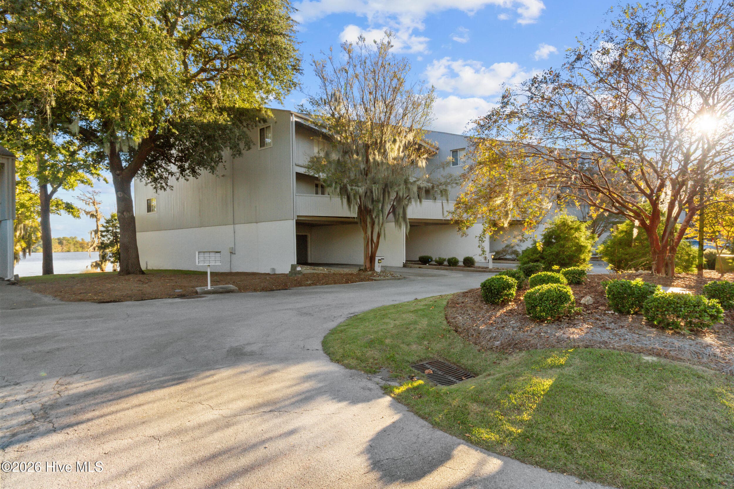 Front - 5 Batts Hill Road, New Bern, NC 28562
