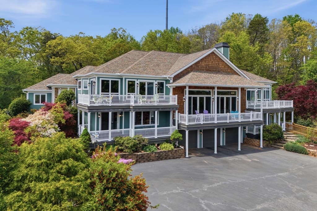 Single Family Residence at 1526 Cedar View Lane, Hiawassee, GA 30546, photo 7 of 75