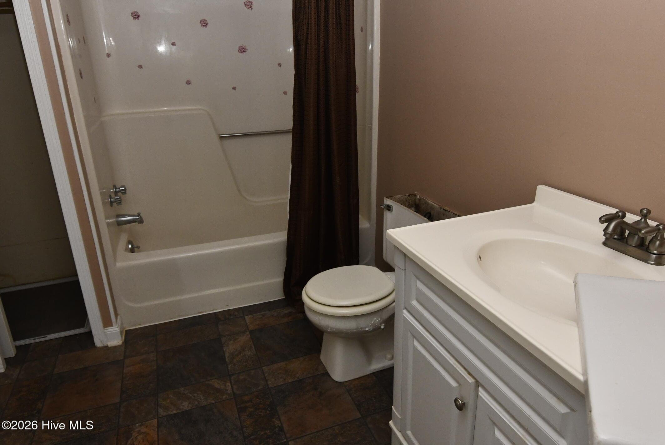 Bathroom 2 - 114 S Gillespie Street, Elizabethtown, NC 28337