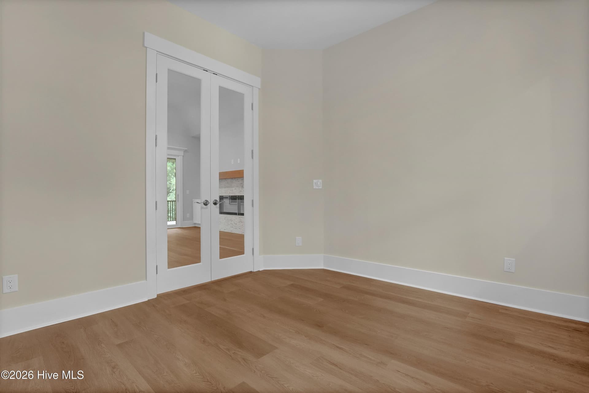 Single Family Residence at 105 Tradewinds Drive, Hampstead, NC 28443, photo 23 of 83