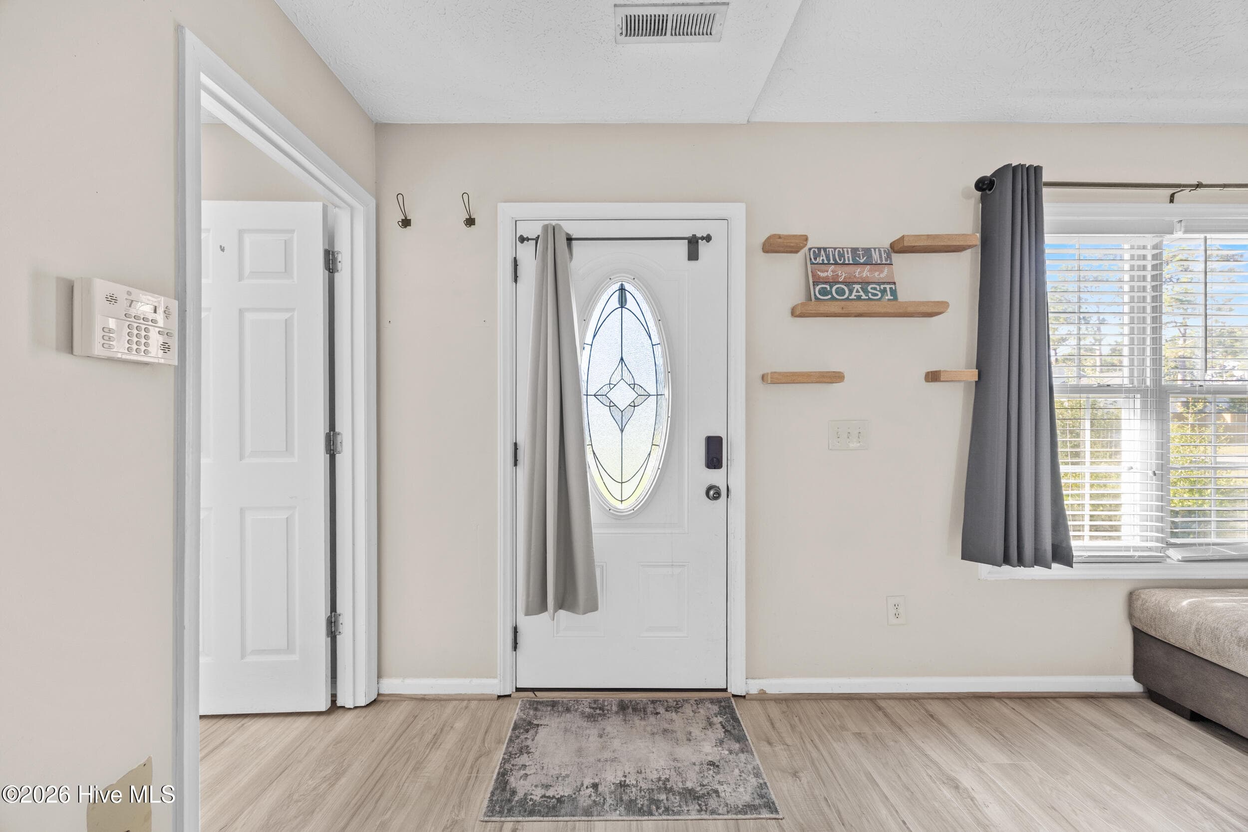 Single Family Residence at 6701 Alamosa Drive, Wilmington, NC 28411, photo 11 of 46