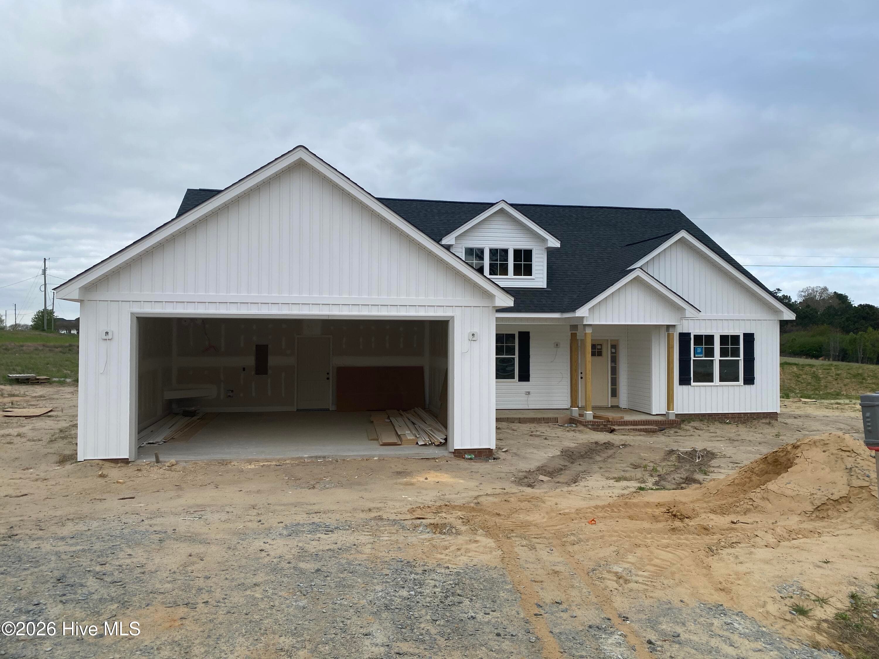 Single Family Residence at 205 N Rabbit Run Drive, Smithfield, NC 27577, photo 6 of 127