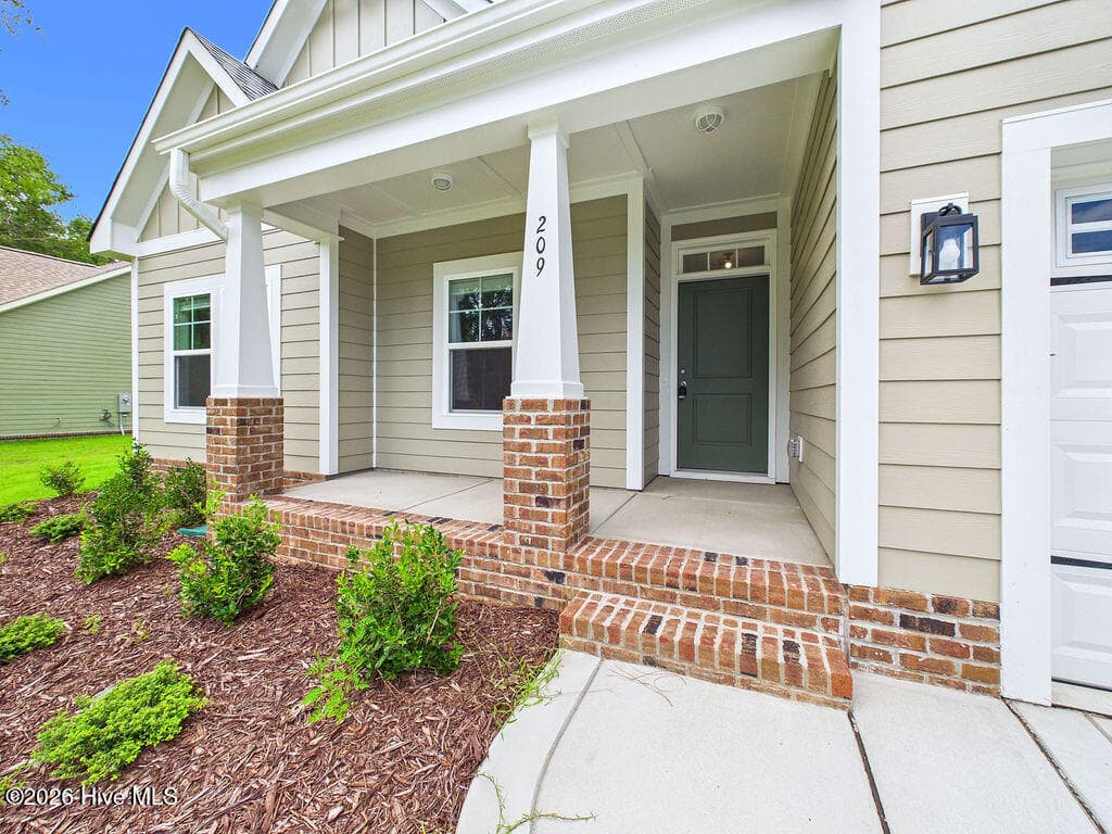 TELLURIDE LOT 04 - 'Berton' - 221 Telluride Court, Aberdeen, NC 28315