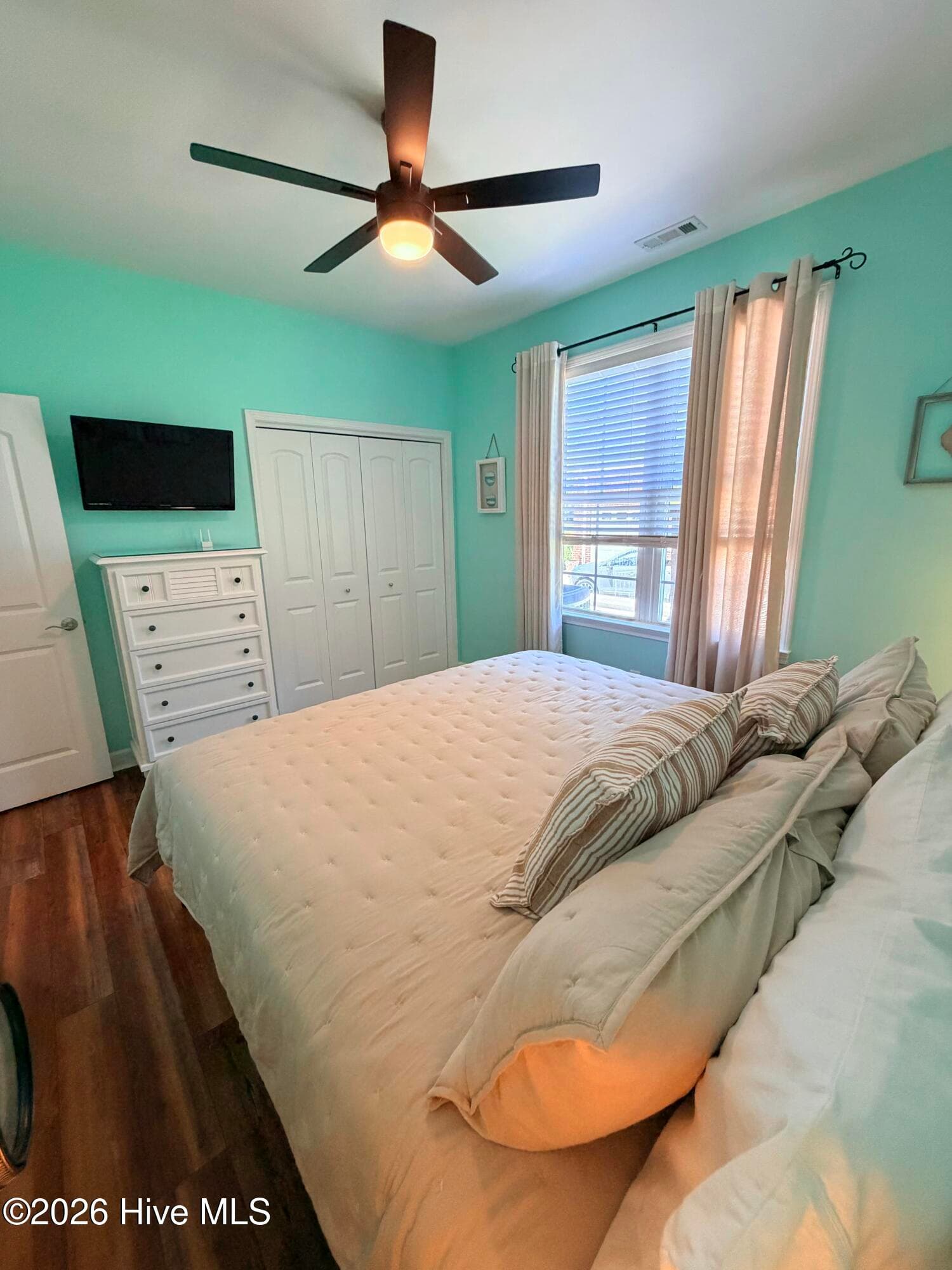Guest bedroom 1 - 1926 Snowy Egret Drive, Morehead City, NC 28557
