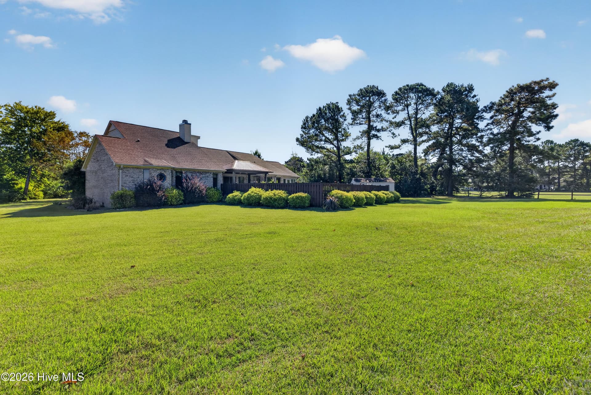 Single Family Residence at 106 Bogey Court, Hampstead, NC 28443, photo 7 of 52