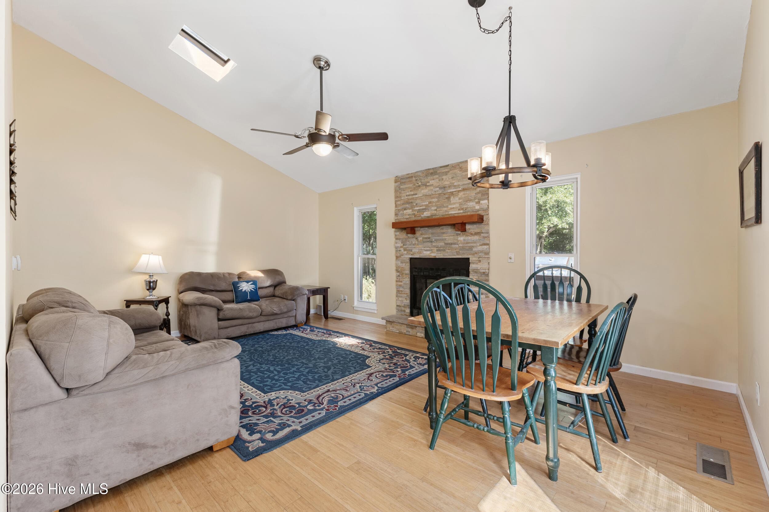 Single Family Residence at 327 Green Meadows Drive, Wilmington, NC 28405, photo 11 of 33