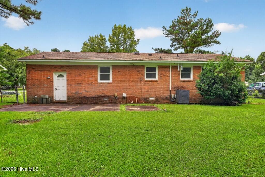 Single Family Residence at 602 W Thurman Road, New Bern, NC 28562, New Bern, photo 14 of 16