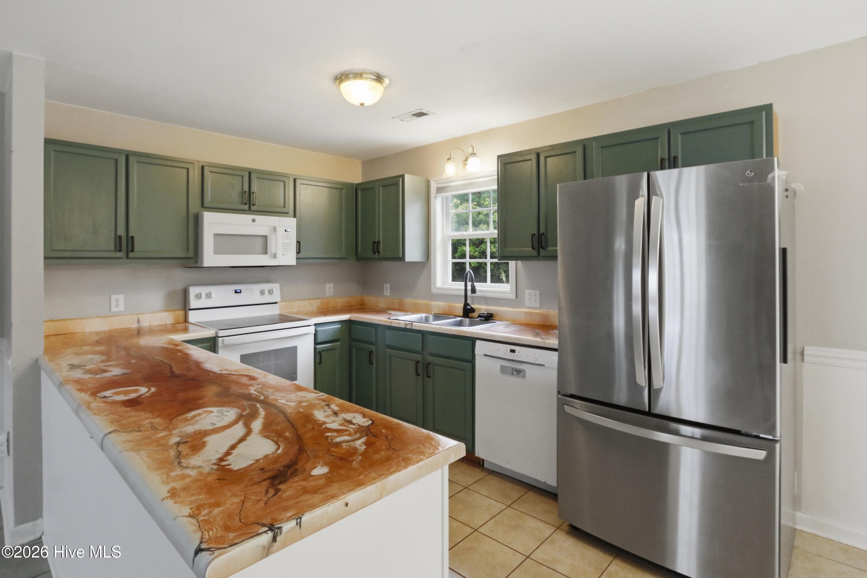Single Family Residence at 115 Daphne Drive, Hubert, NC 28539, photo 12 of 34