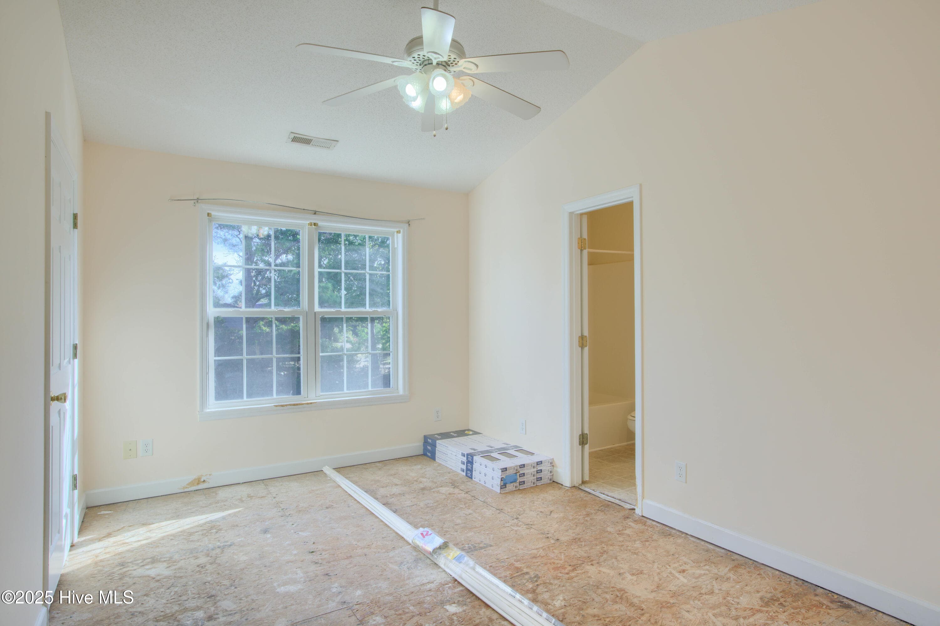 Townhouse at 113 Tillett Lane, Sneads Ferry, NC 28460, photo 19 of 29