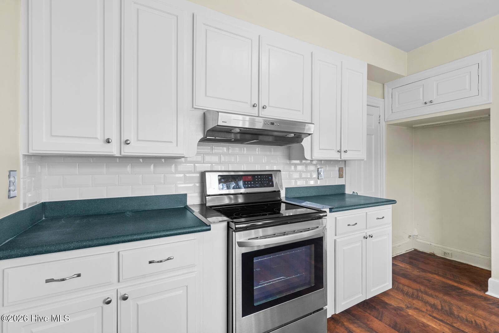 Single Family Residence at 201 E Hargett Street, Richlands, NC 28574, photo 3 of 7
