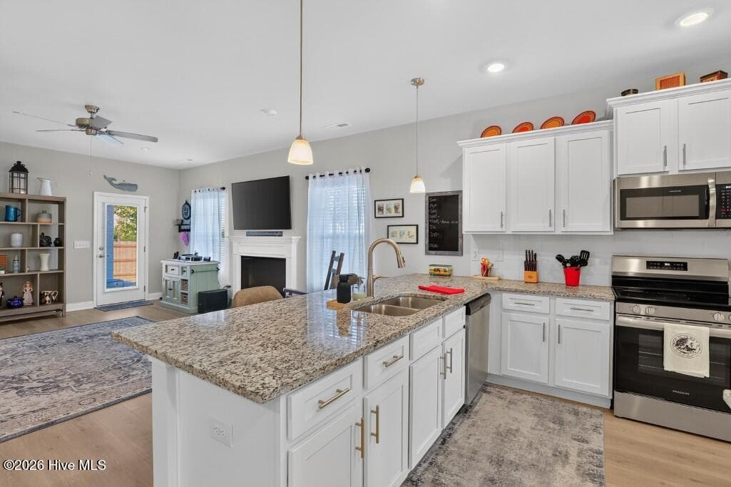 Single Family Residence at 1010 Midnight Bourbon Manor, New Bern, NC 28562, photo 7 of 21
