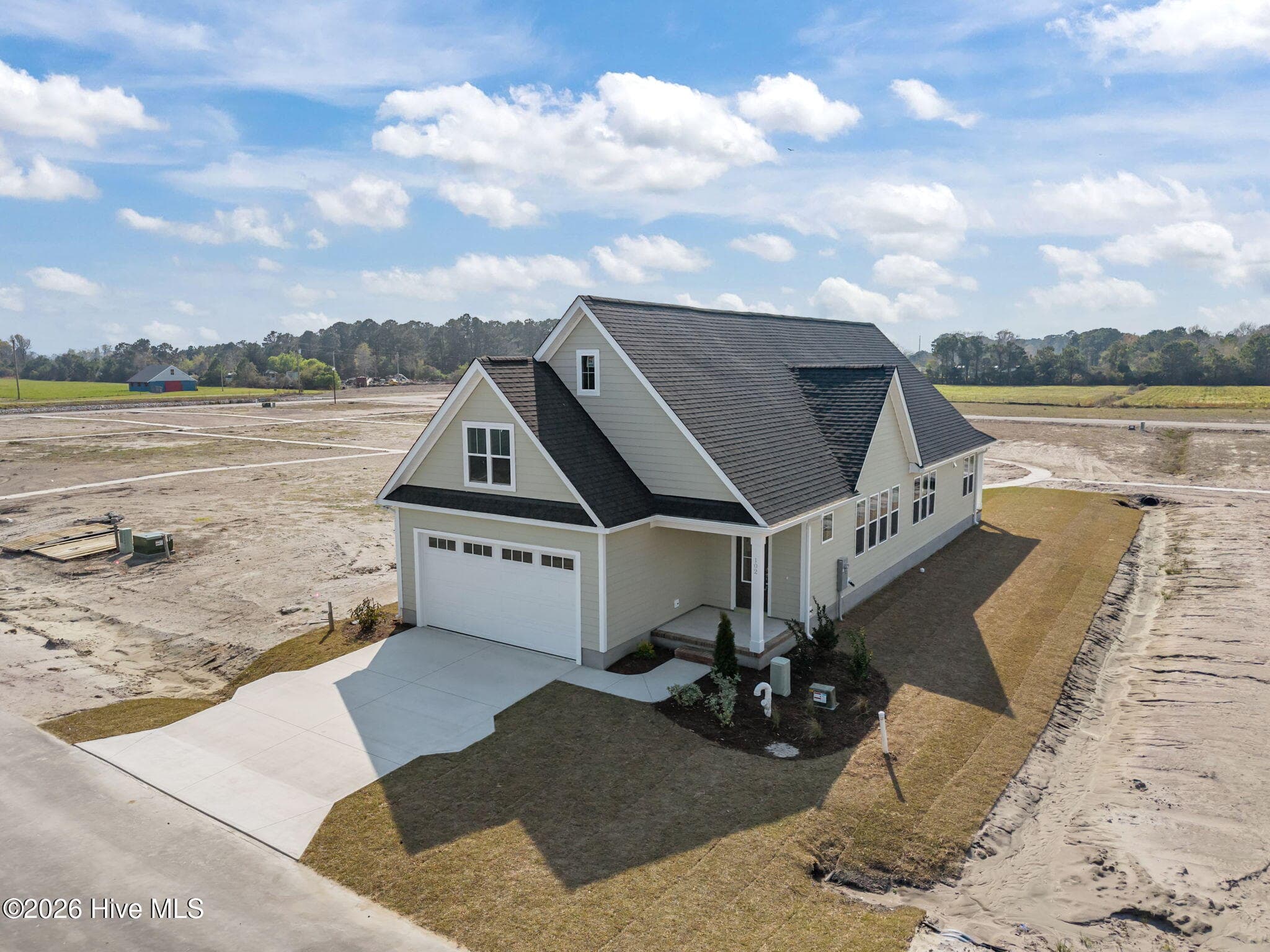 Single Family Residence at 102 Golden Finch Drive, Beaufort, NC 28516, photo 3 of 93