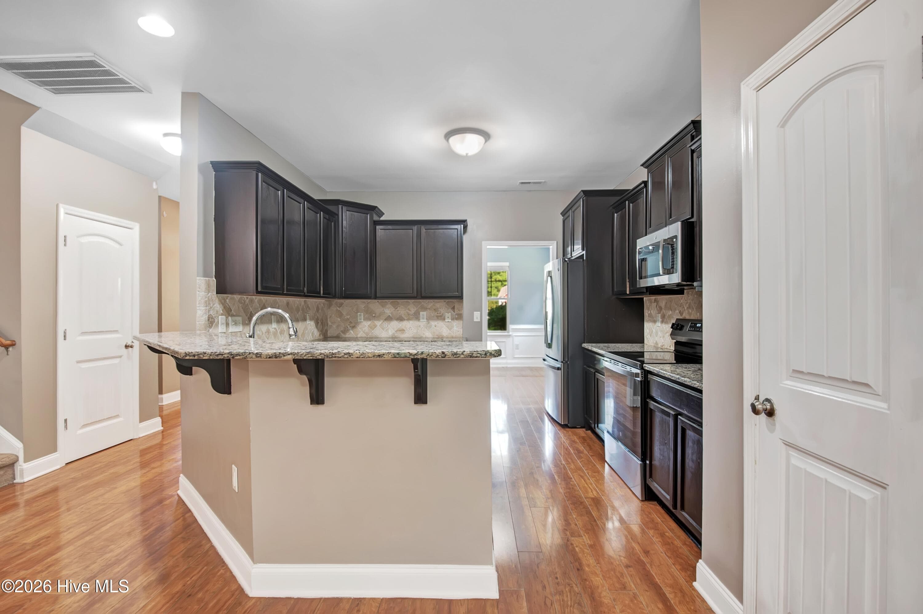 Single Family Residence at 105 Birdsong Court, Aberdeen, NC 28315, photo 7 of 40
