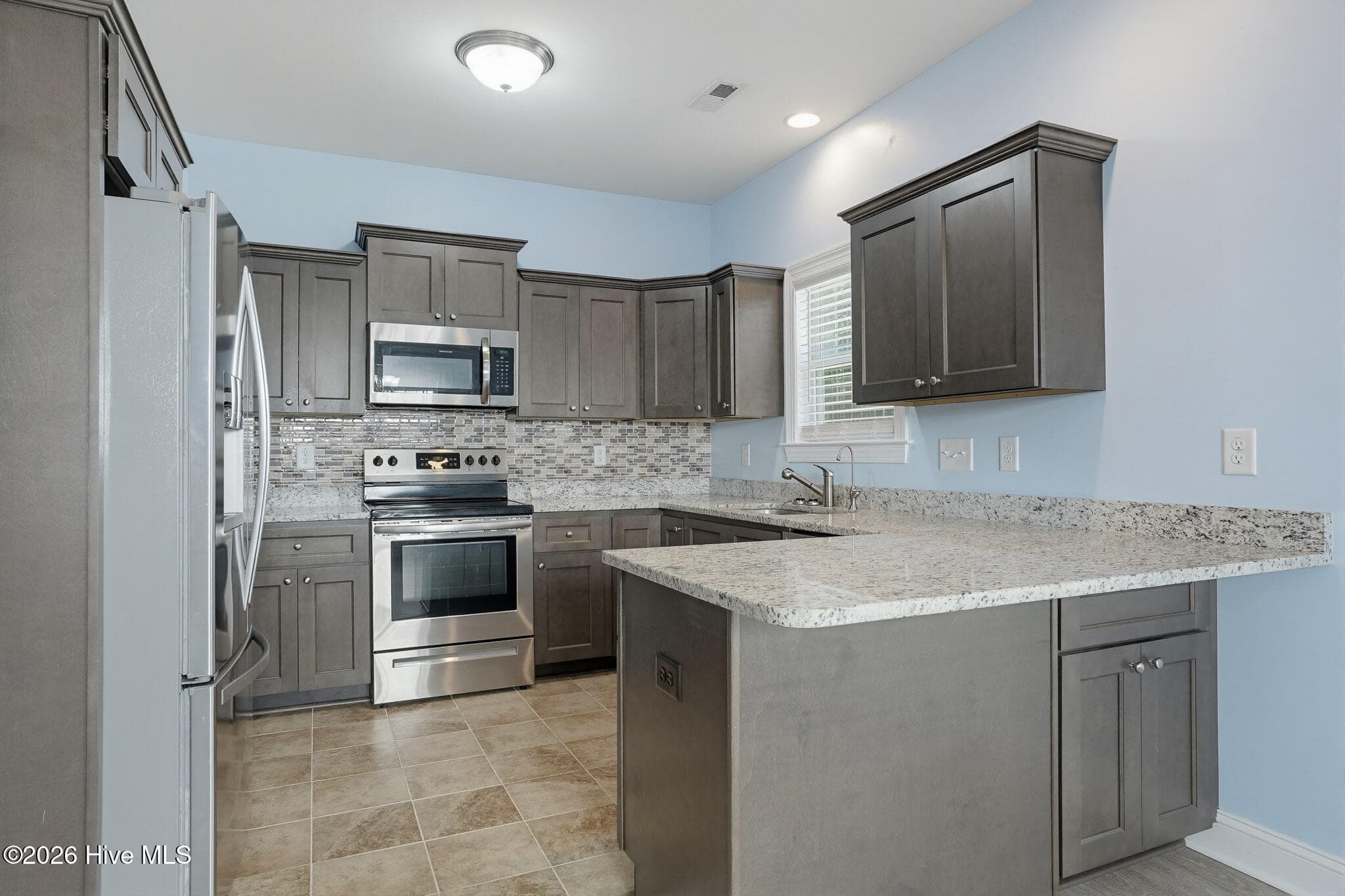 Single Family Residence at 211 Derby Downs Drive, Sneads Ferry, NC 28460, photo 19 of 61