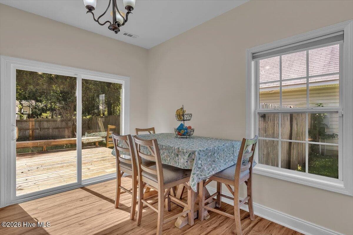 Single Family Residence at 118 Crooked Run Drive, New Bern, NC 28560, photo 10 of 49