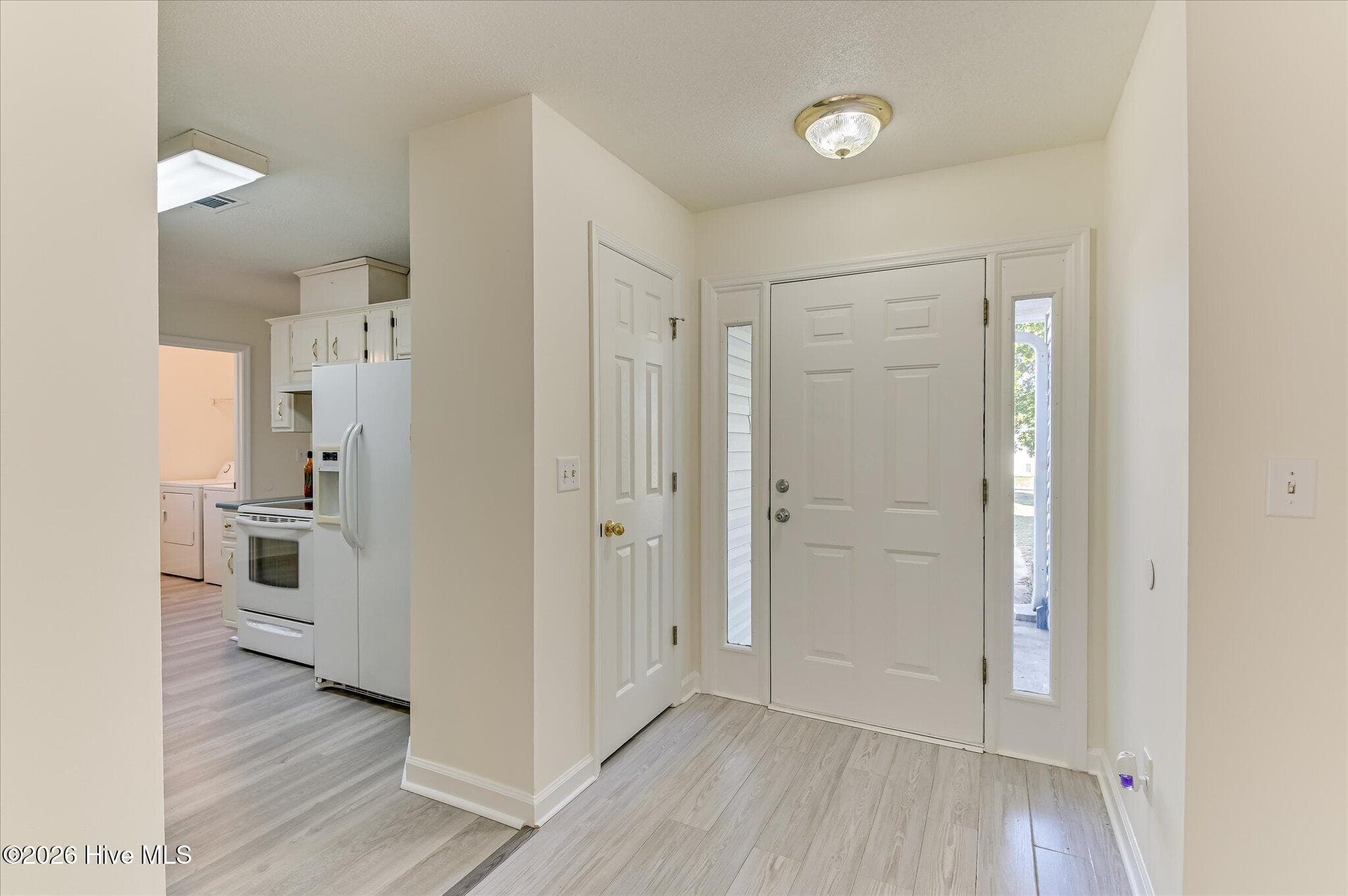 Single Family Residence at 5291 Silver Fox Way, North Augusta, SC 29841, photo 5 of 33
