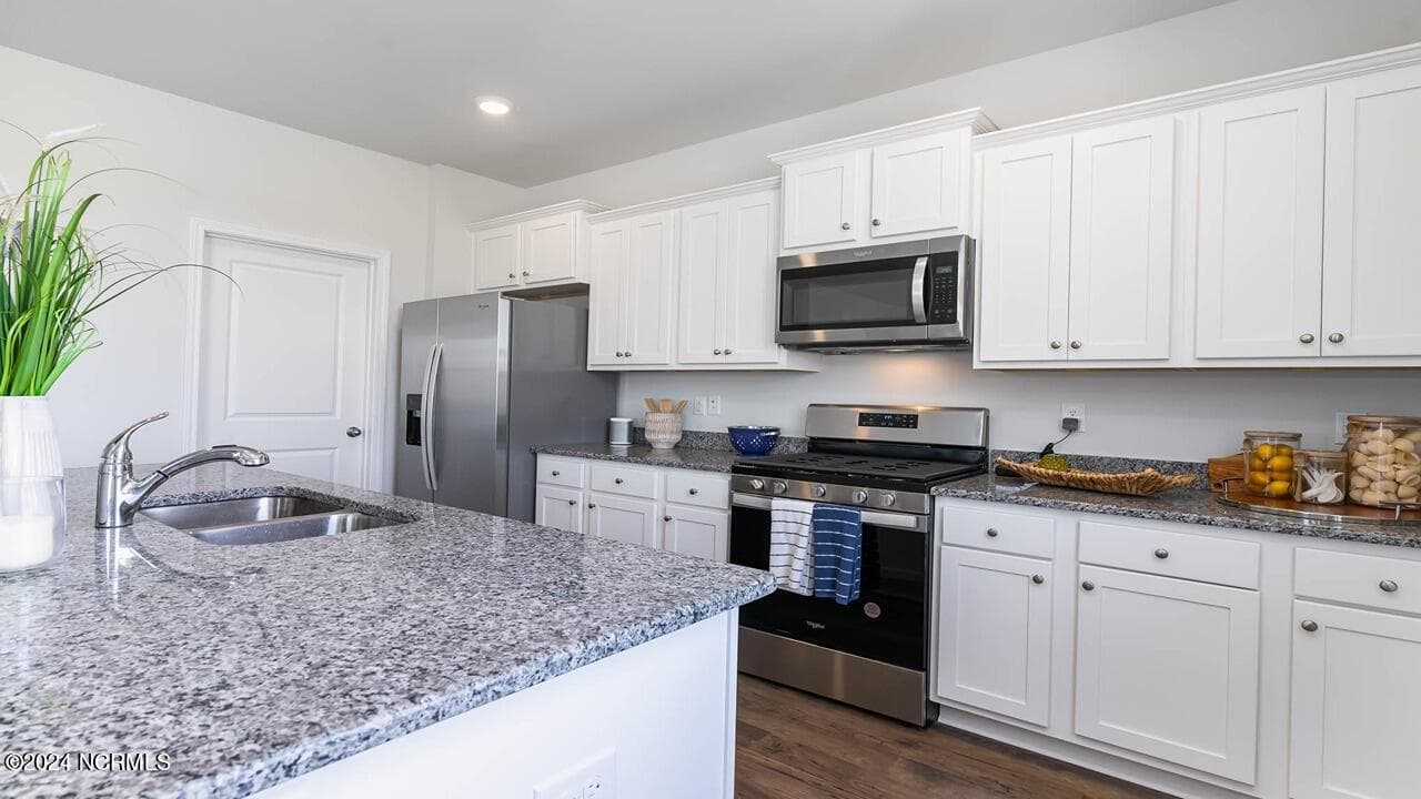 Single Family Residence at 1079 Woods Crossing Road SW, Supply, NC 28462, photo 6 of 33