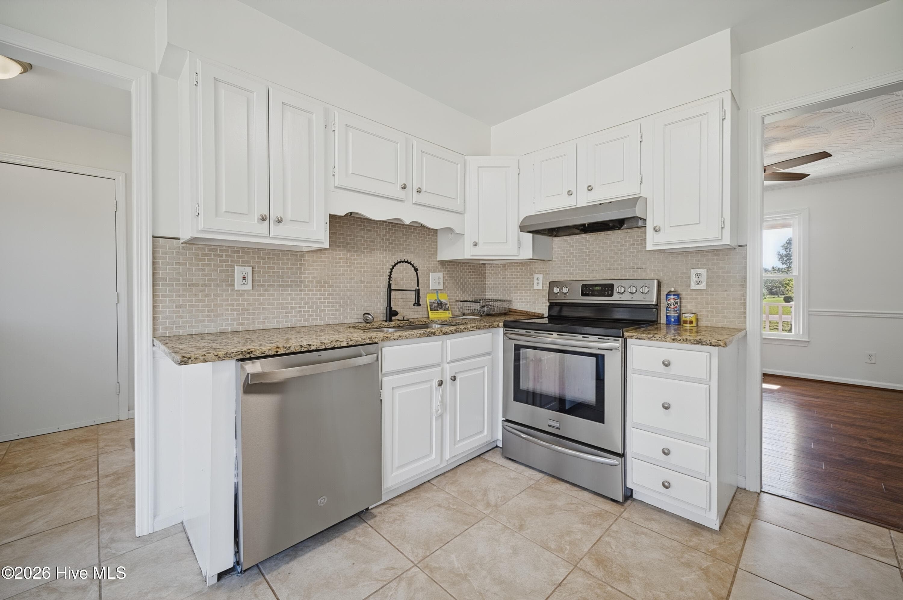 Single Family Residence at 240 Puddin Ridge Road, Moyock, NC 27958, photo 14 of 40
