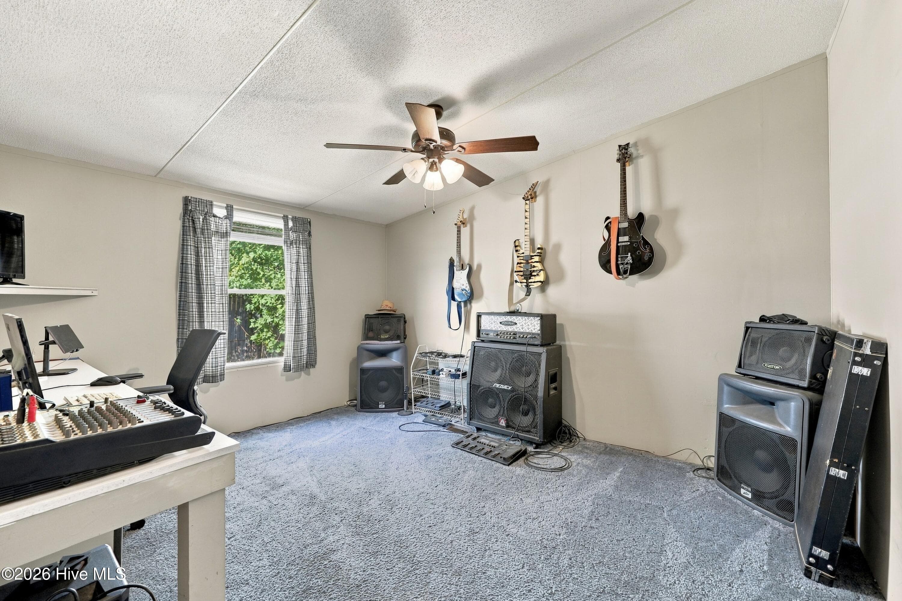 Manufactured Home at 683 Bay Harbor Drive, Hampstead, NC 28443, photo 21 of 40