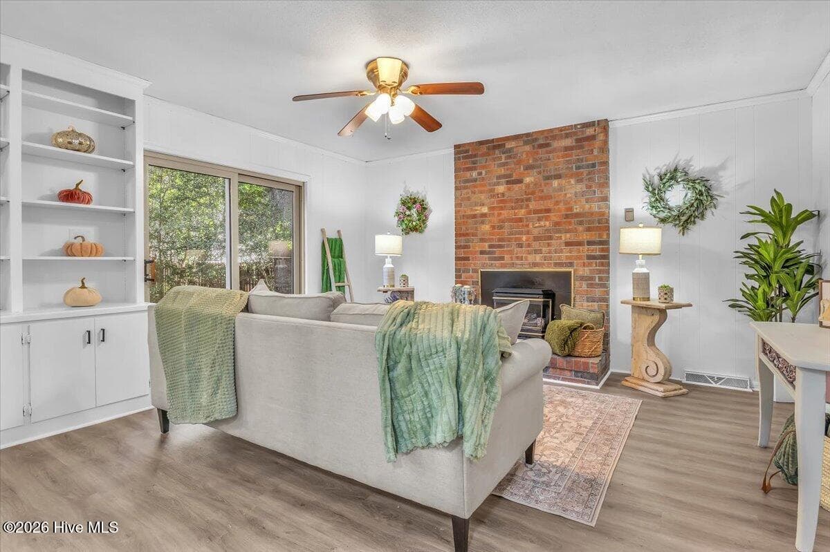 Single Family Residence at 5105 Belgrave Circle, Wilmington, NC 28403, photo 10 of 37