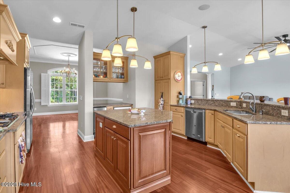 Single Family Residence at 609 Sawgrass Road, Hampstead, NC 28443, photo 19 of 105