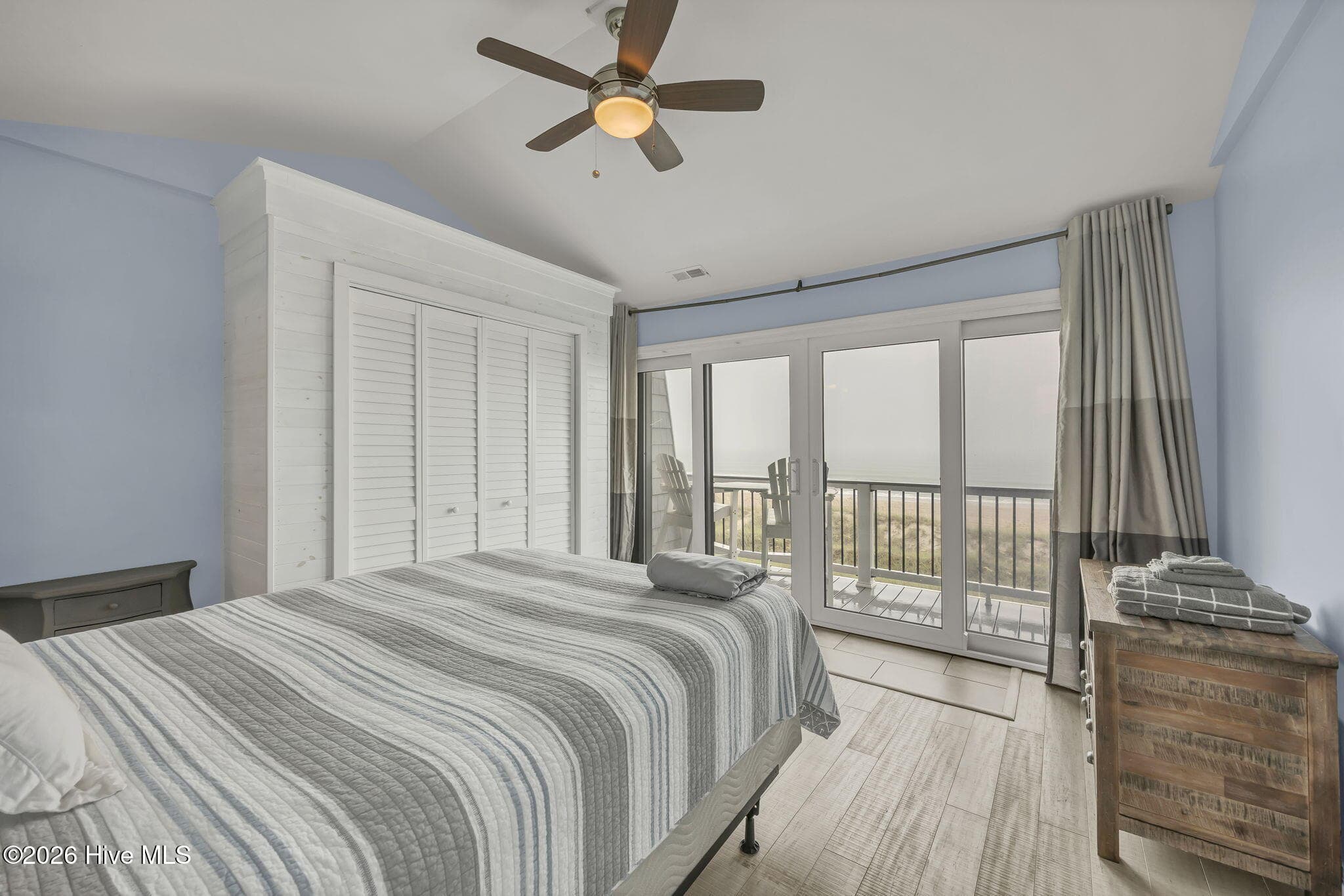 Townhouse at 811 Carolina Beach Avenue S, Carolina Beach, NC 28428, photo 4 of 6