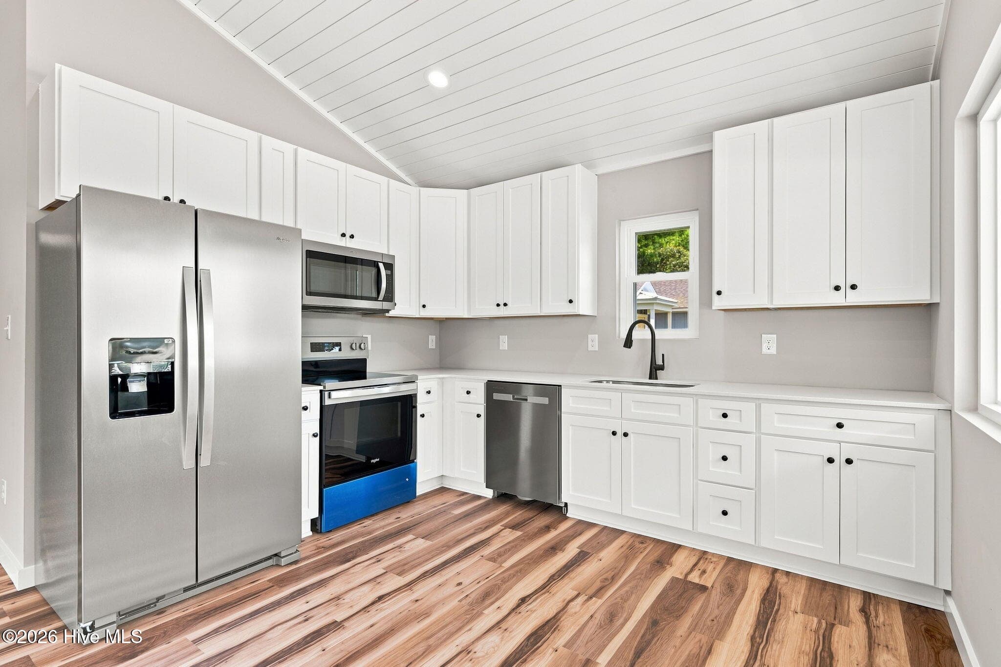 Condominium at 165 Long Pond Loop, Swansboro, NC 28584, photo 6 of 25