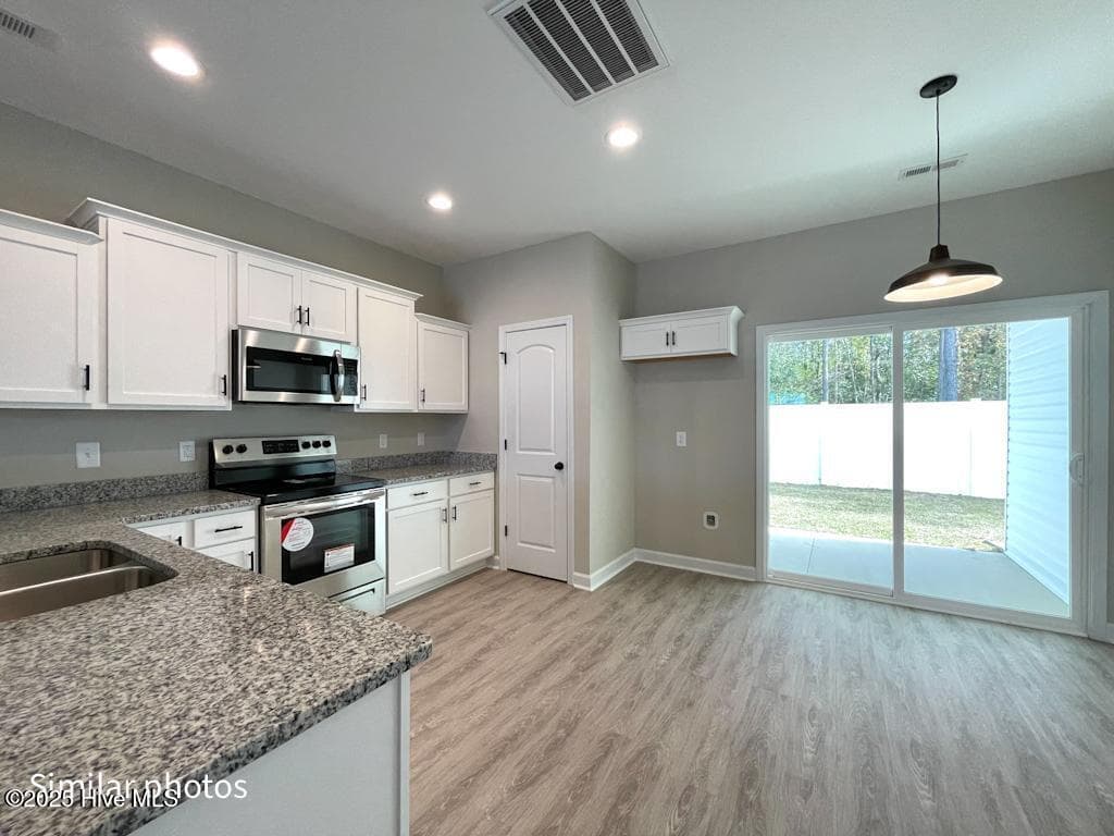 Townhouse at 721 Cross Bridge Way, Sneads Ferry, NC 28460, photo 6 of 19