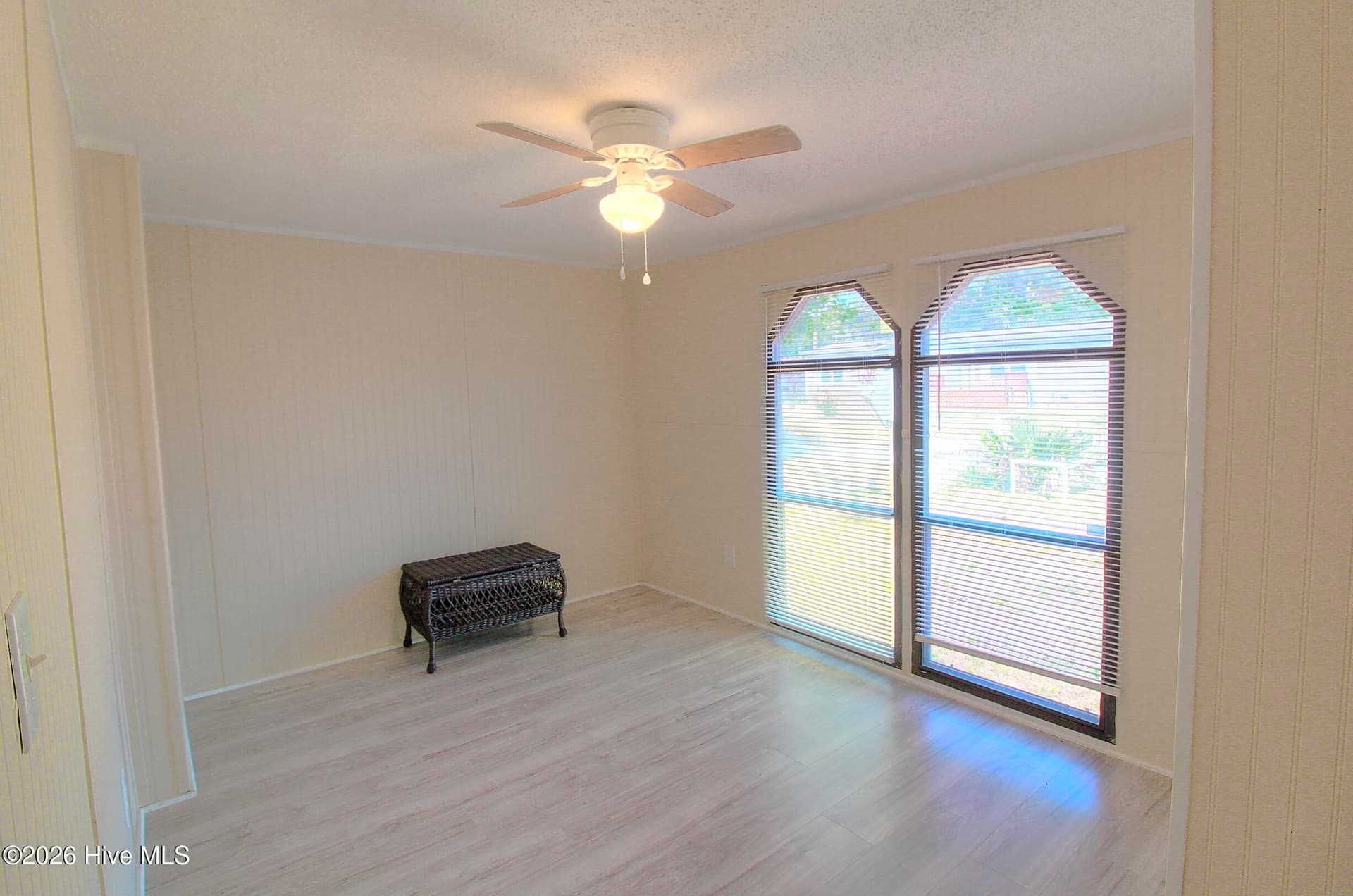 Manufactured Home at 2937 Indian Street SW, Supply, NC 28462, photo 11 of 14