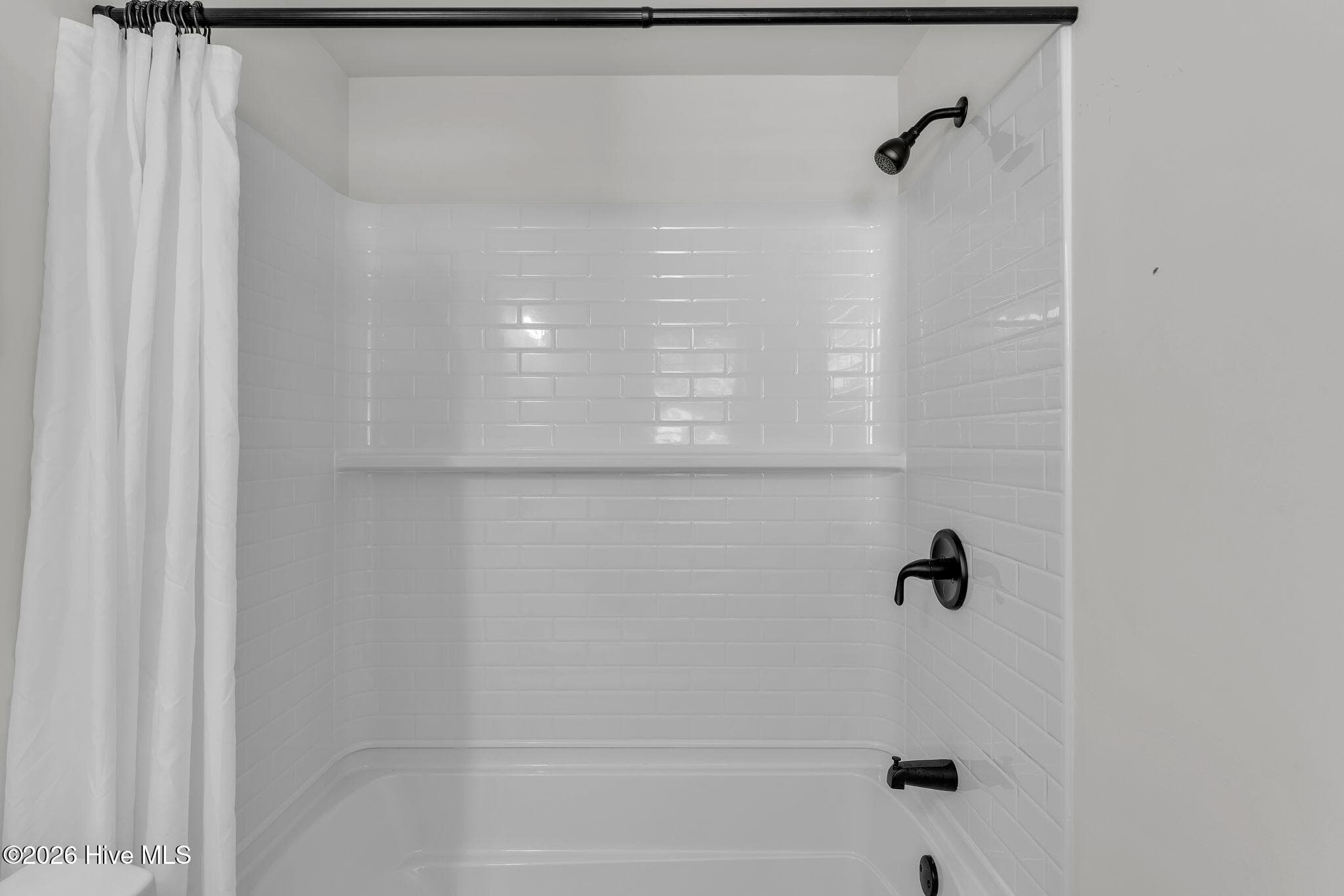 Tub/Shower Combination - 567 Blount Road, Elizabeth City, NC 27909