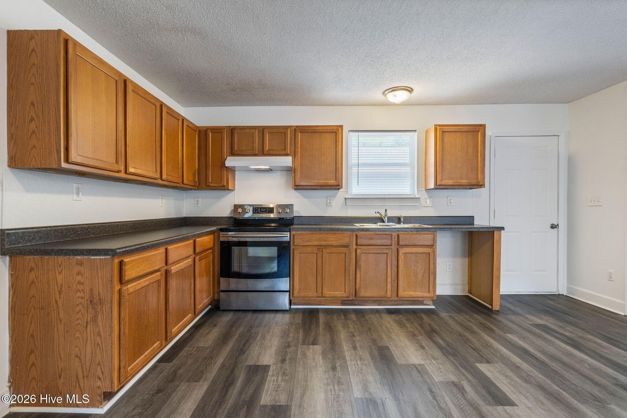 Single Family Residence at 3913 Prices Lane, Wilmington, NC 28405, photo 16 of 56