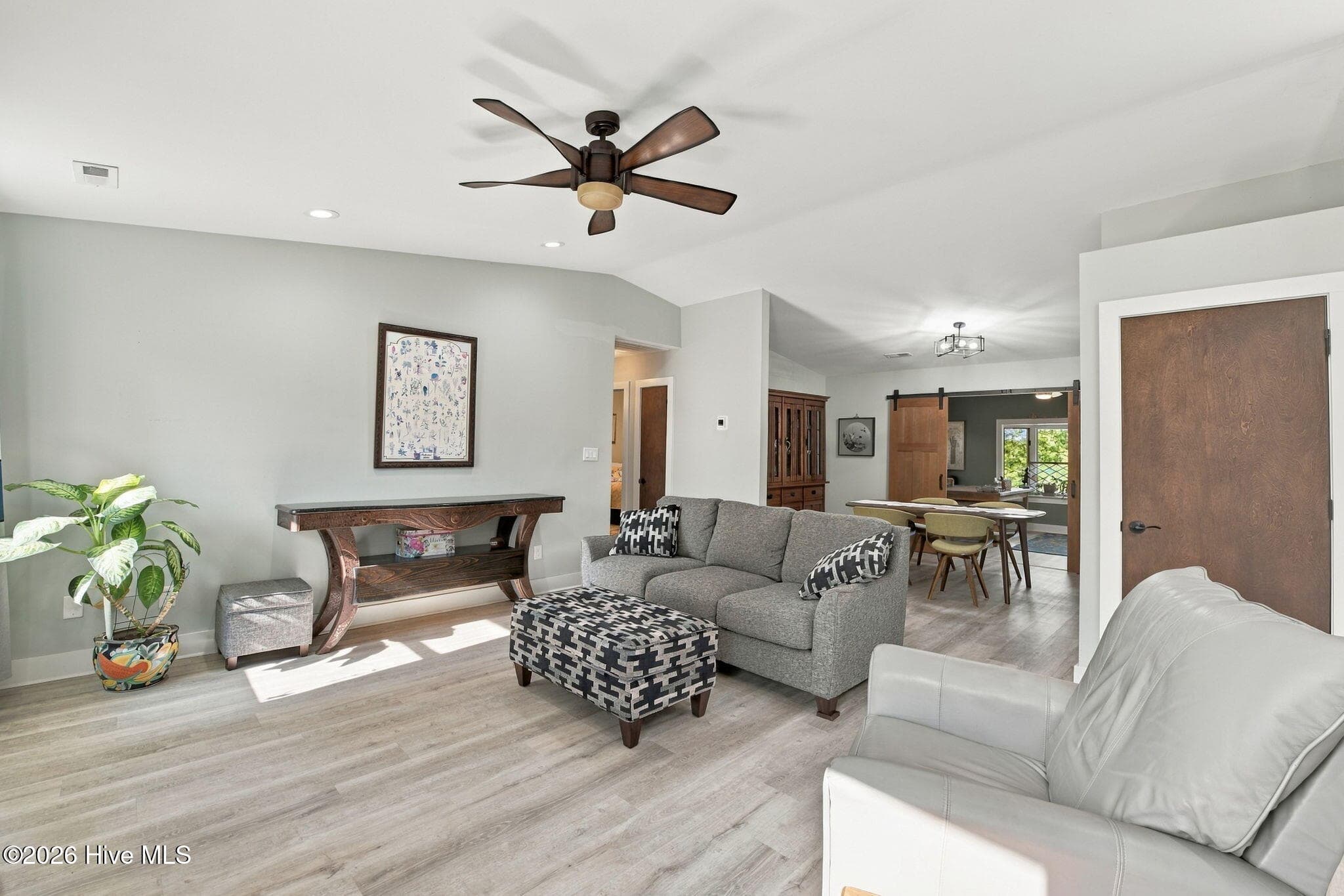 Single Family Residence at 108 Portside Lane, New Bern, NC 28562, photo 4 of 32