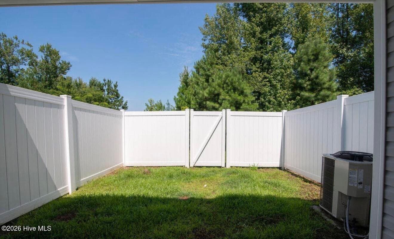 Townhouse at 205 E Murrow Lane, Jacksonville, NC 28546, Jacksonville, photo 12 of 12