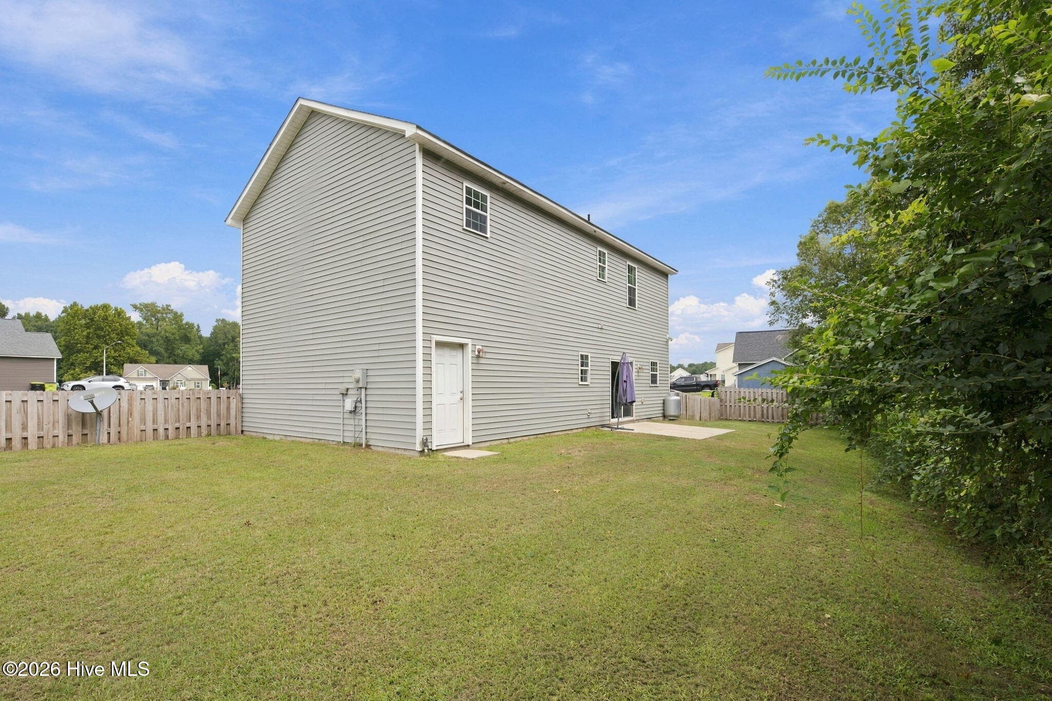 Single Family Residence at 100 Fernie Lane, New Bern, NC 28560, photo 38 of 51