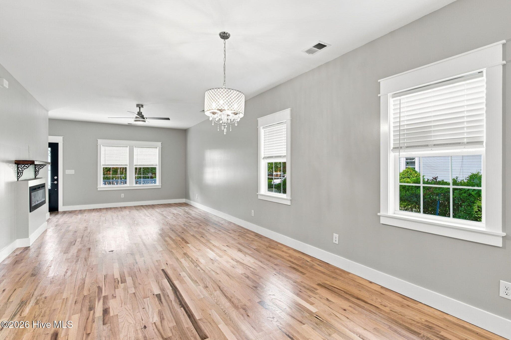 Single Family Residence at 512 Queen Street, Wilmington, NC 28401, photo 30 of 95
