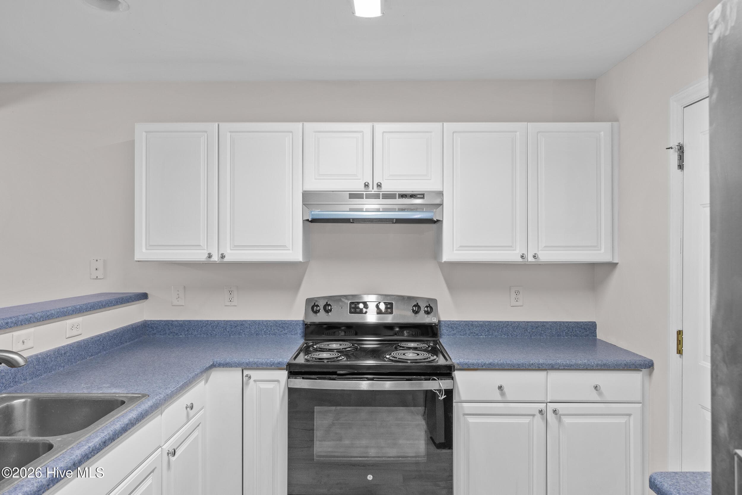 Townhouse at 3967 Winds Ridge Drive, Wilmington, NC 28409, photo 7 of 54
