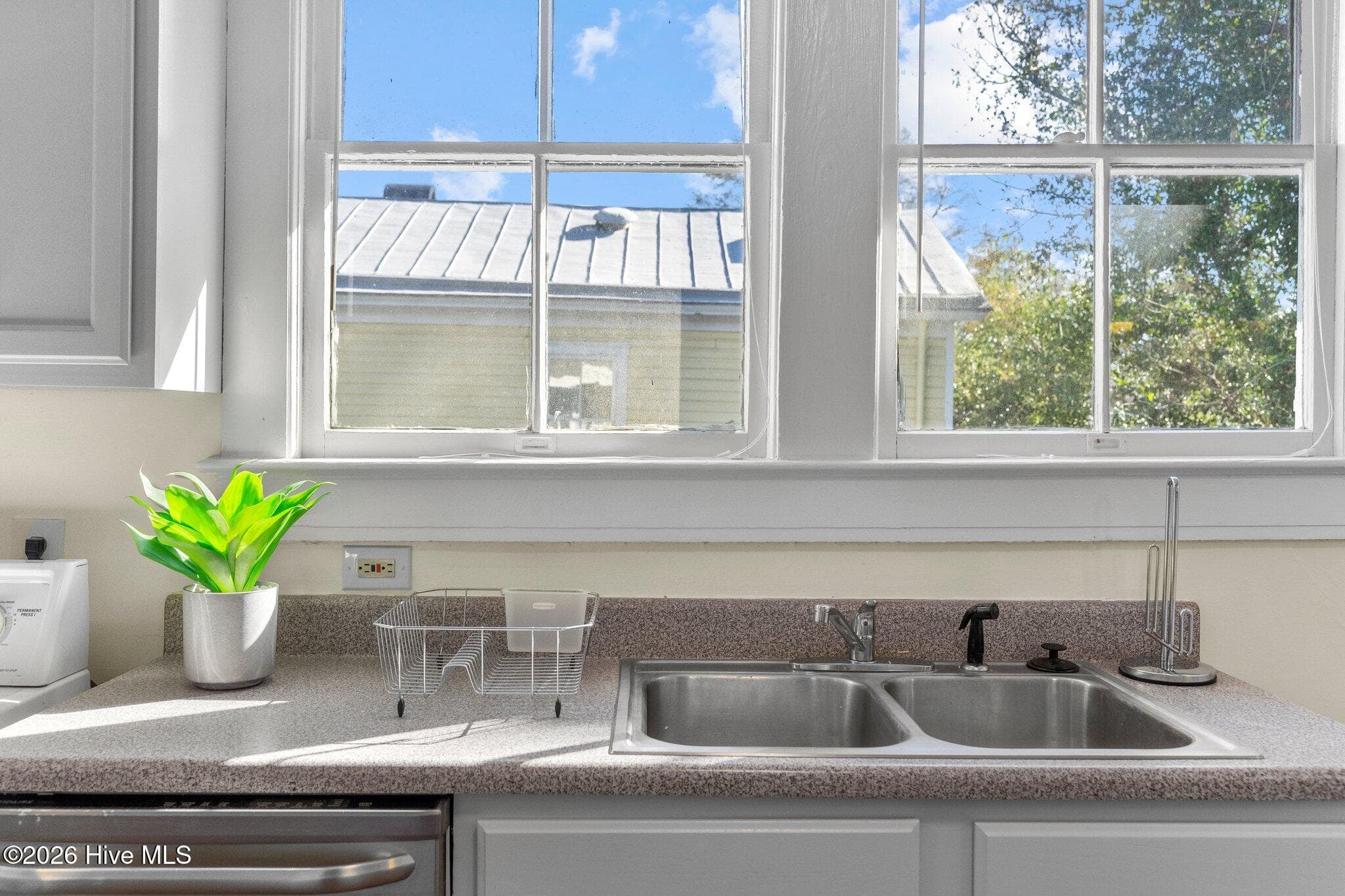 2nd Floor Unit - Kitchen - 312 Church Street, Wilmington, NC 28401