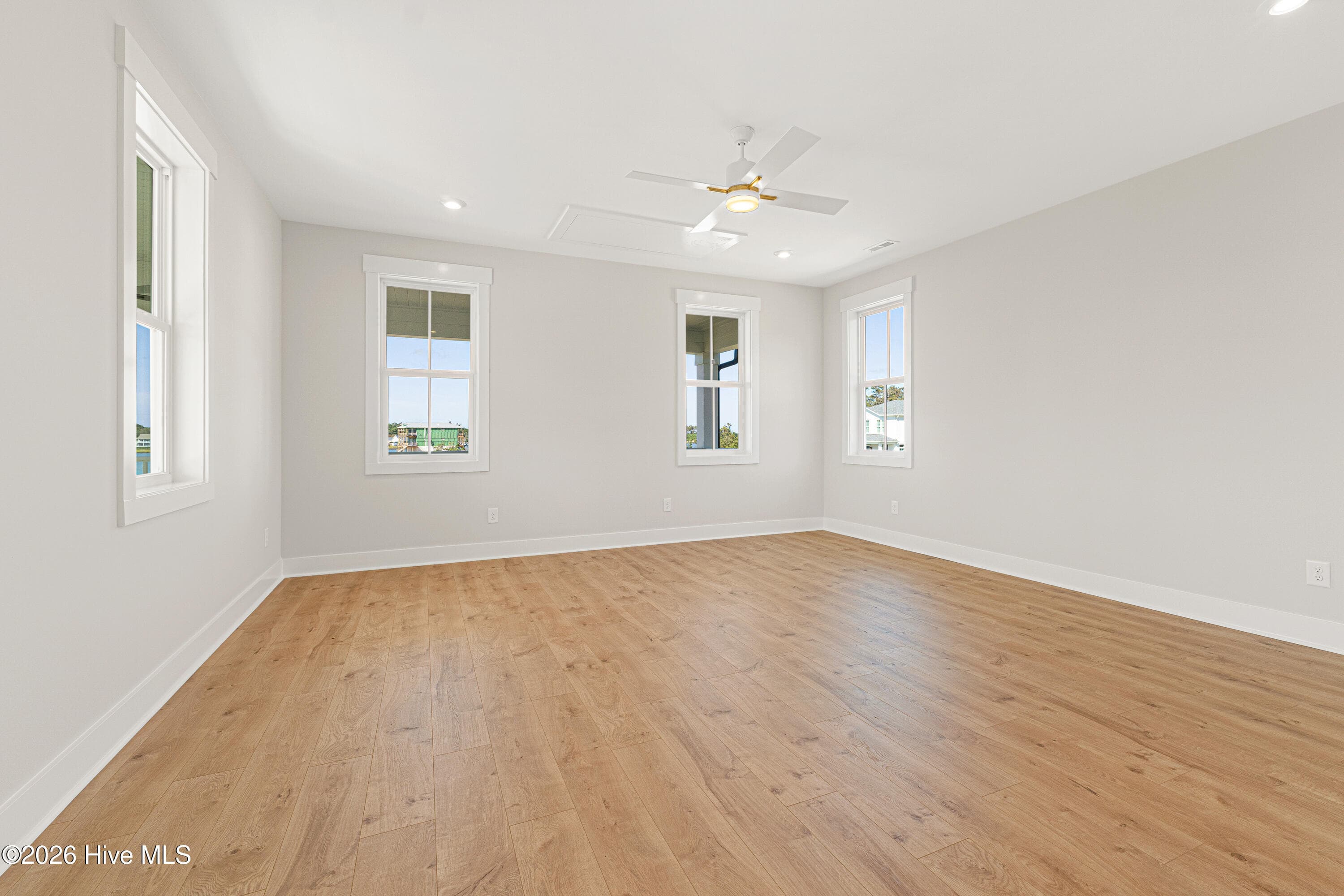 Single Family Residence at 503 Swan Court, Beaufort, NC 28516, photo 4 of 5