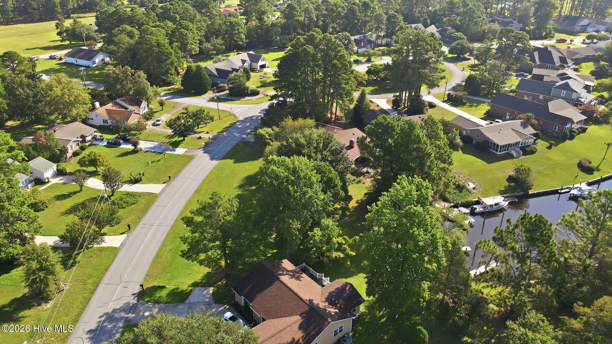 Wooded at 1304 Pelican Drive, New Bern, NC 28560, photo 9 of 12