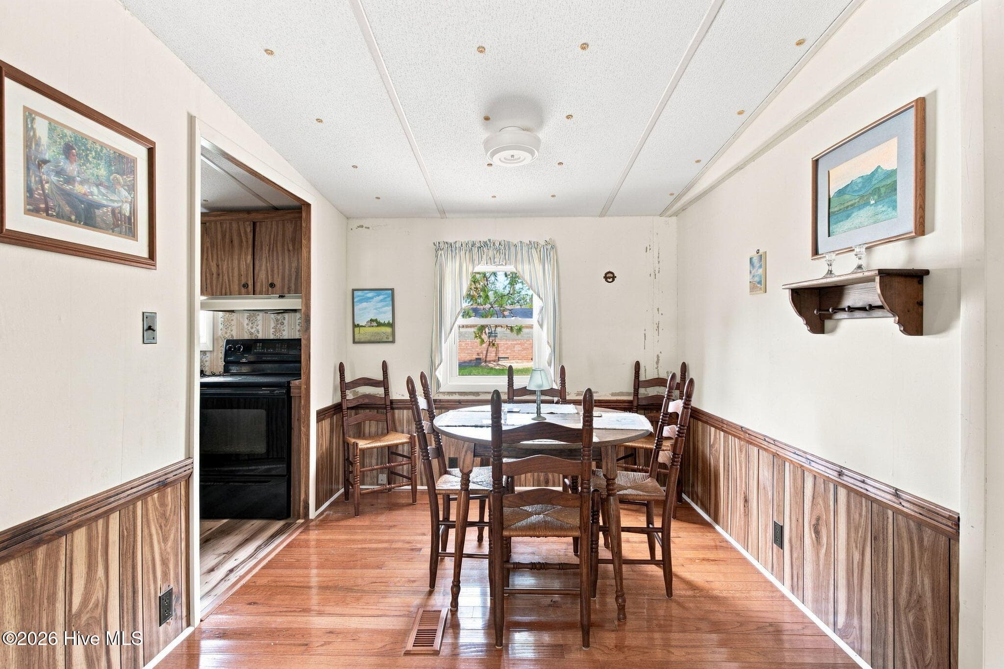 Manufactured Home at 1710 Ocean View Drive SW, Ocean Isle Beach, NC 28469, photo 15 of 41