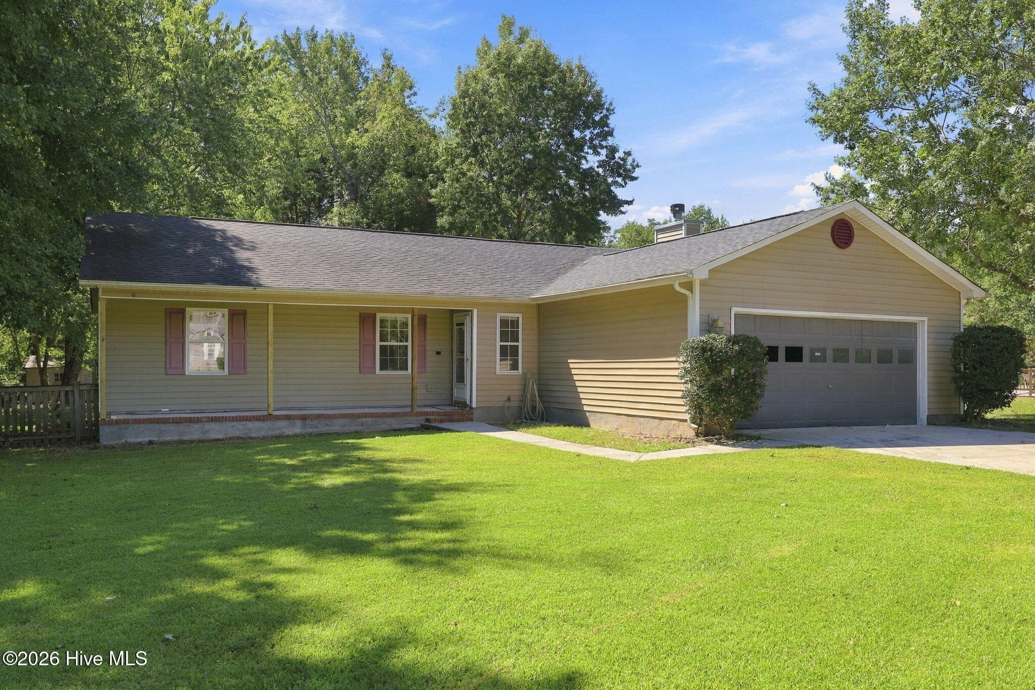262 S Creek Drive, Jacksonville, NC 28540
