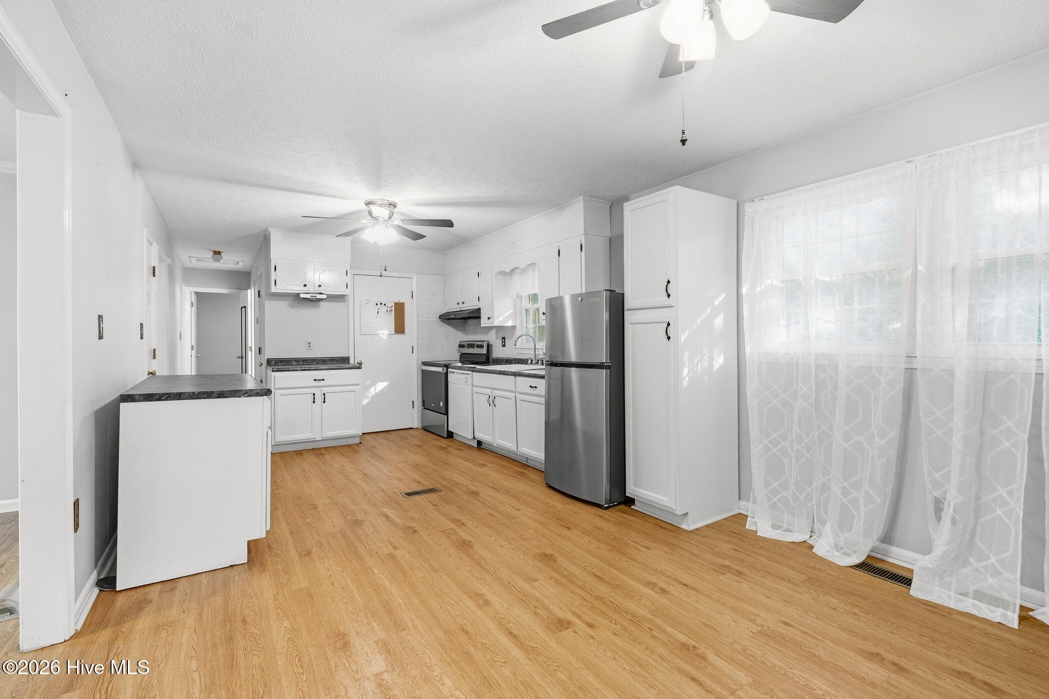 Single Family Residence at 1002 Jefferson Street, Hamlet, NC 28345, photo 14 of 25